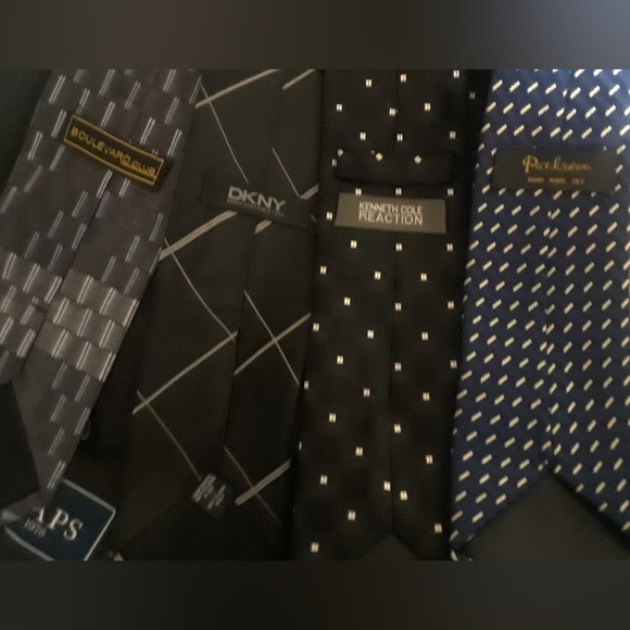 SUIT & BONUS 4 TIES!! US 42R /Jacket & 36R Pants - Picture 6 of 7